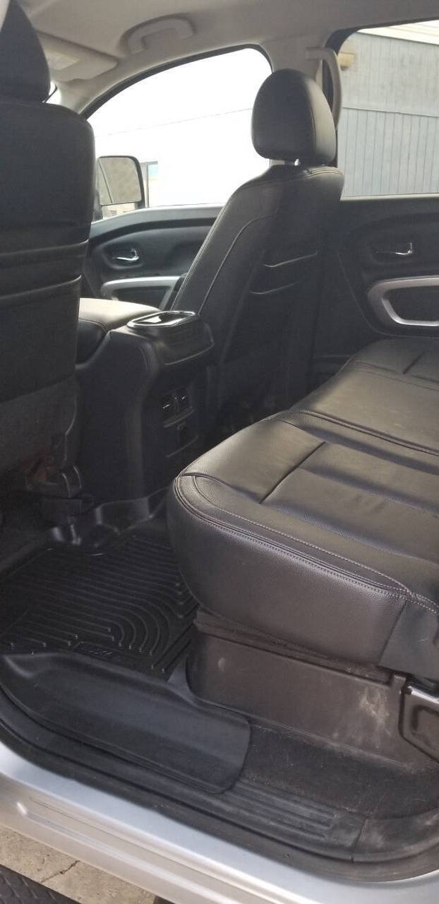 Used 2016 Nissan Titan SL AWD/4WD image 11