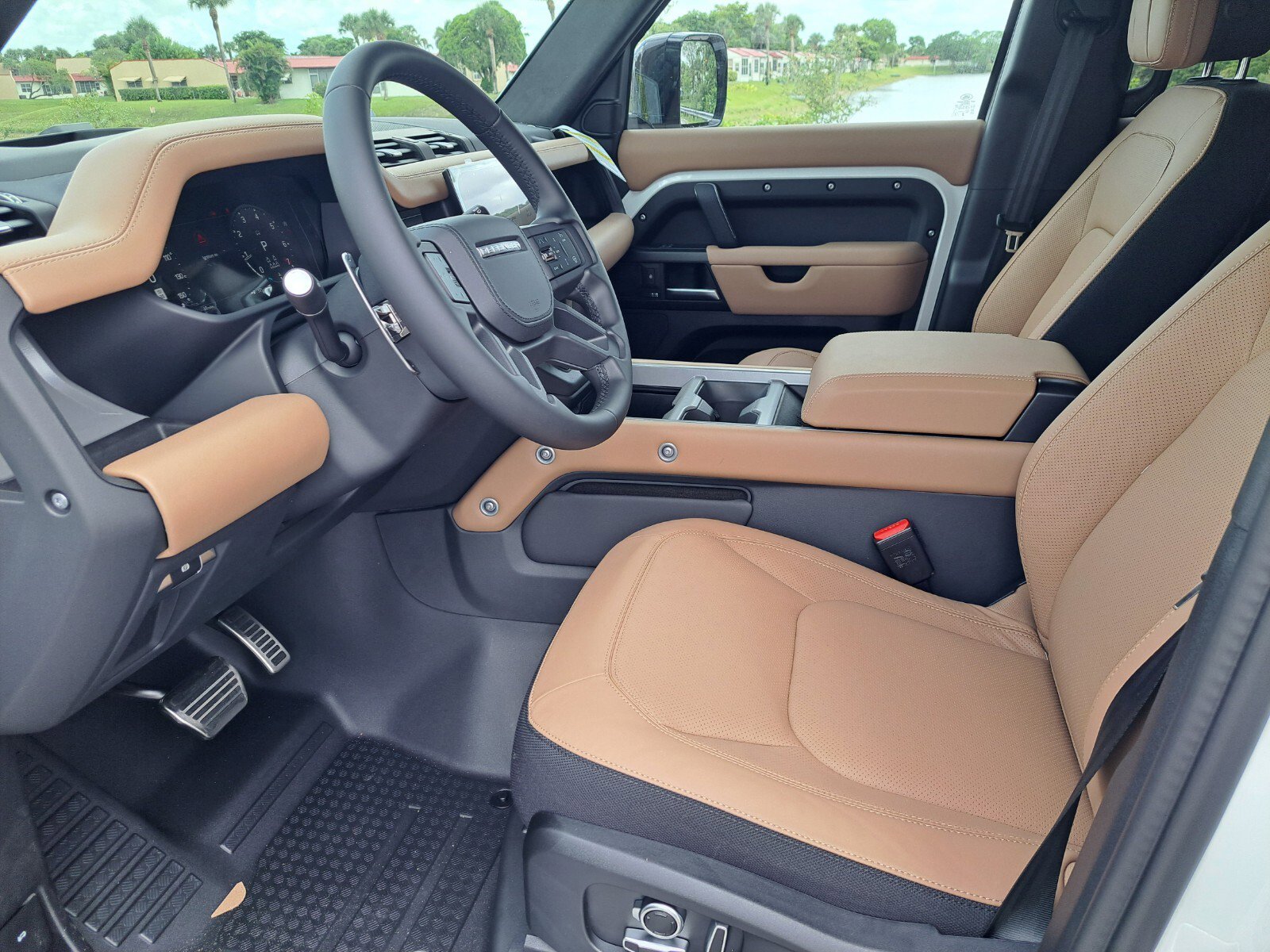 New 2025 Land Rover Defender 130 V8 image 12