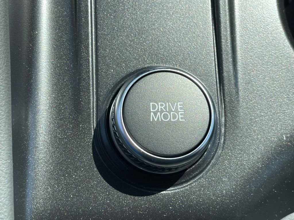 New 2025 Ford Explorer Active image 16