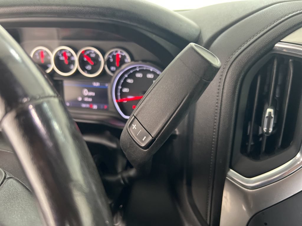 Used 2021 Chevrolet Silverado 1500 LT AWD/4WD image 16