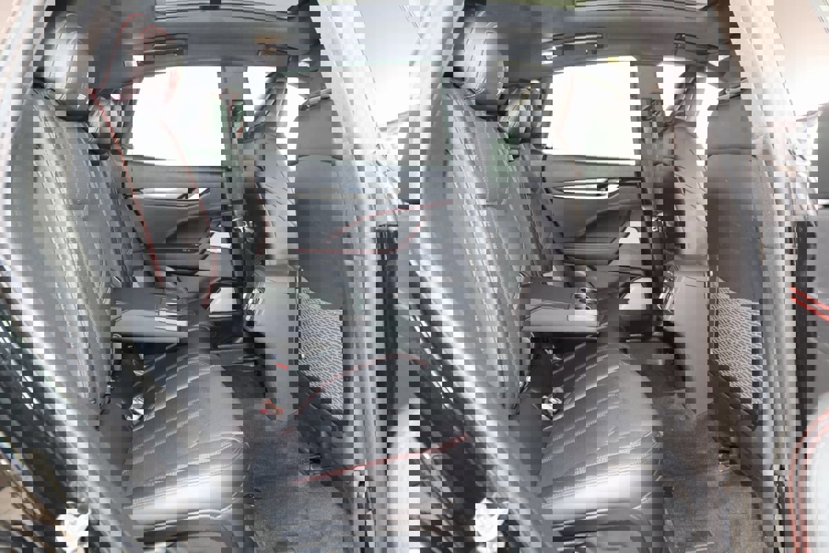 Used 2018 Maserati Levante GranSport image 15