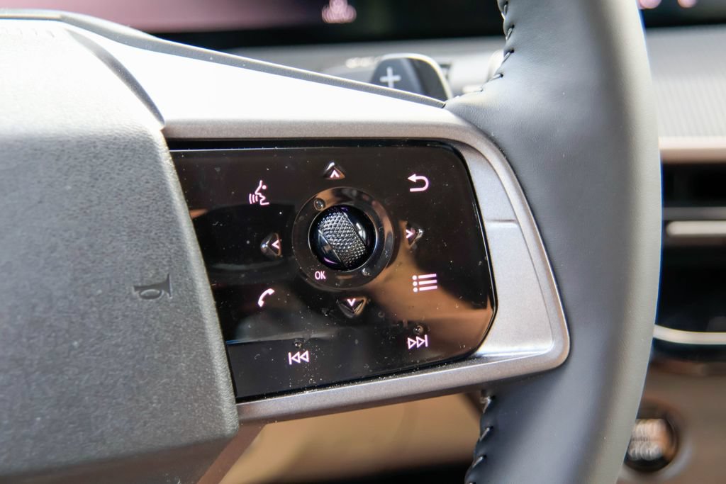 Certified 2025 Nissan Murano SV AWD/4WD image 13