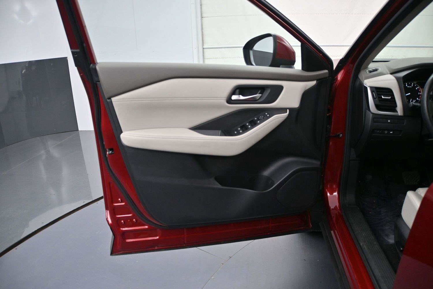 Used 2023 Nissan Rogue SV w/ SV Premium B Package AWD/4WD image 8