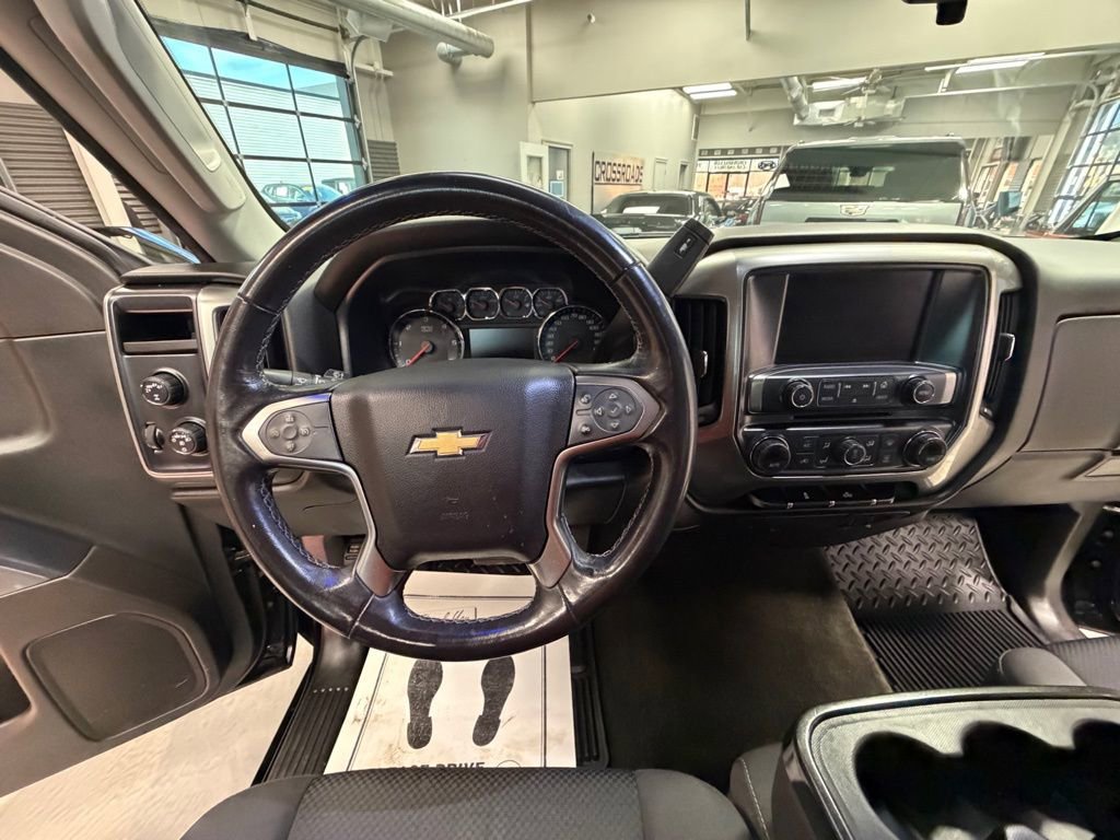 Used 2018 Chevrolet Silverado 1500 LT w/ All Star Edition image 9