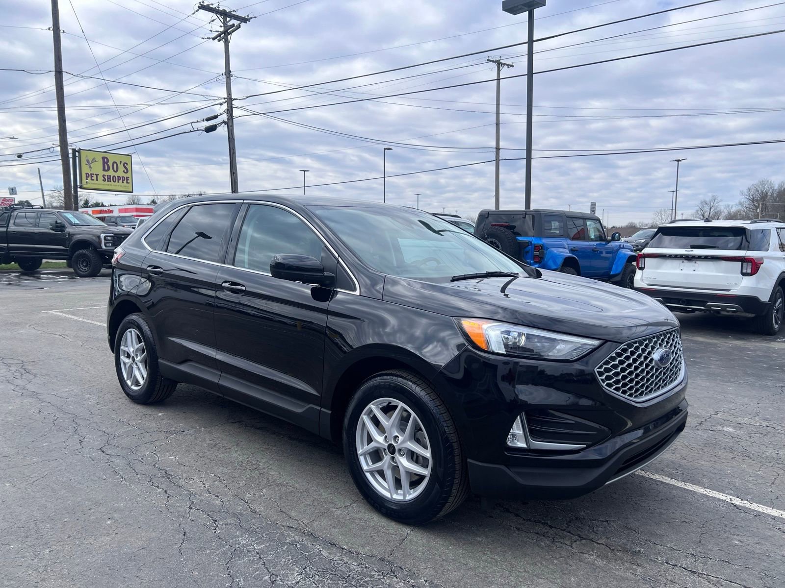 Used 2023 Ford Edge SEL w/ Convenience Package image 9