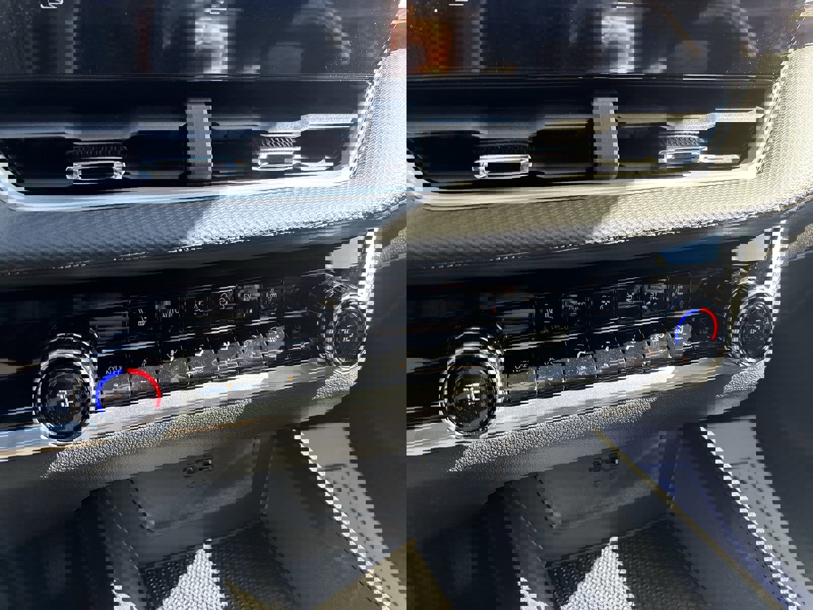 New 2026 Chevrolet Equinox LT w/ Convenience Package II image 21