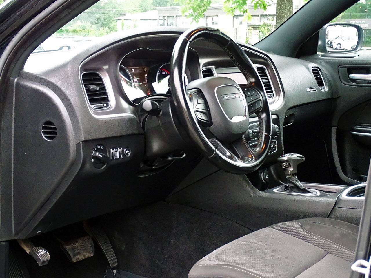 Used 2022 Dodge Charger SXT RWD image 19