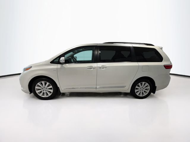 Used 2017 Toyota Sienna Limited Premium image 4