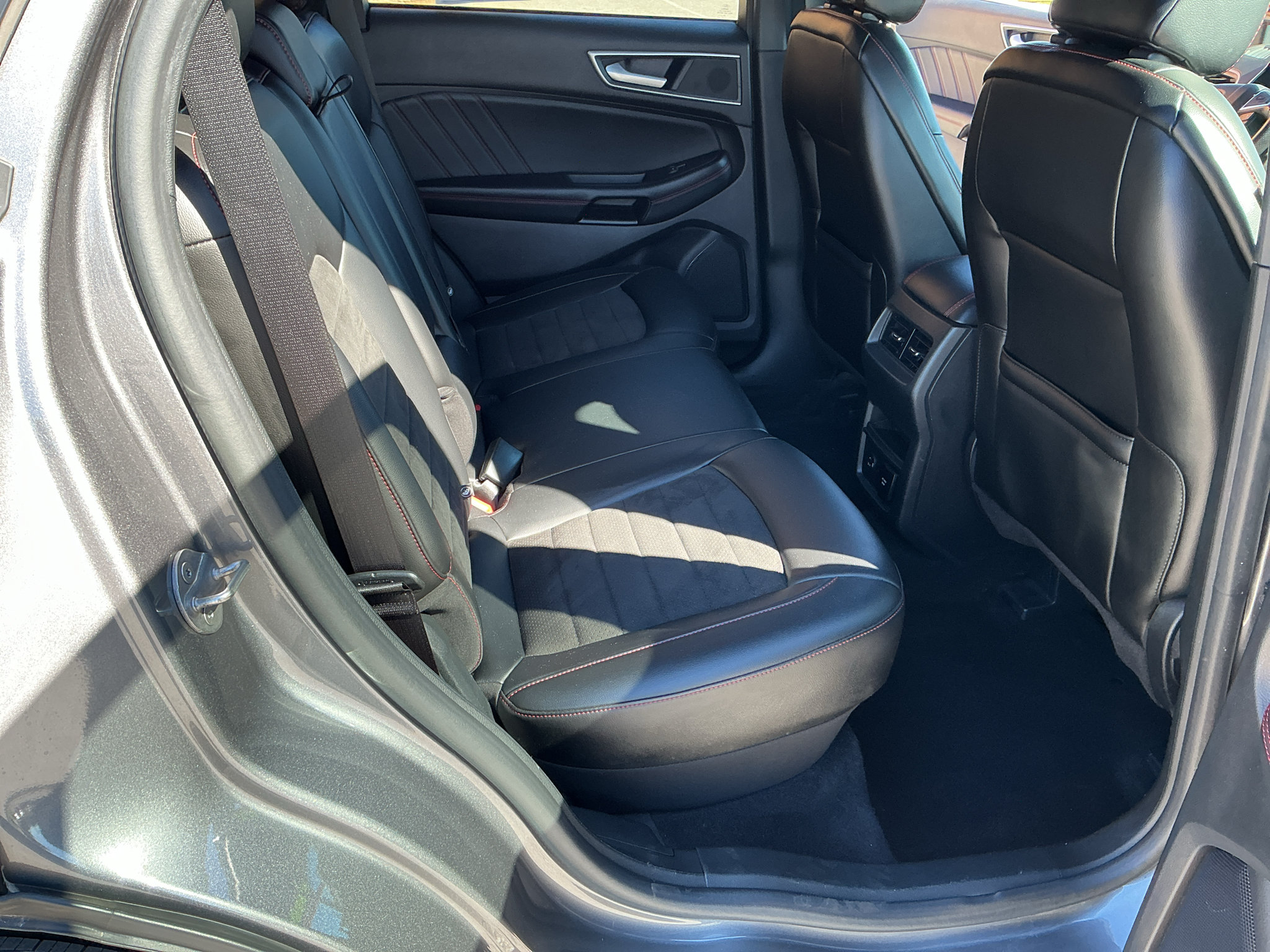 Used 2021 Ford Edge ST-Line AWD/4WD image 17