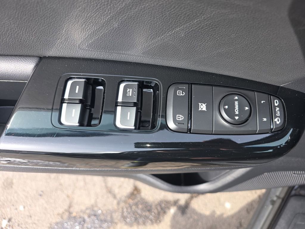 Used 2021 Kia Sportage EX w/ EX Technology Package image 40