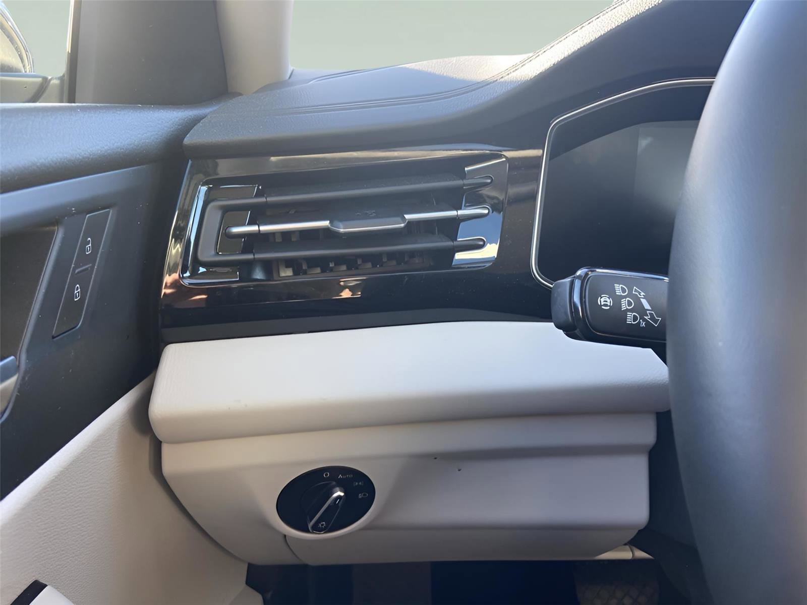 Used 2025 Volkswagen Jetta S image 22