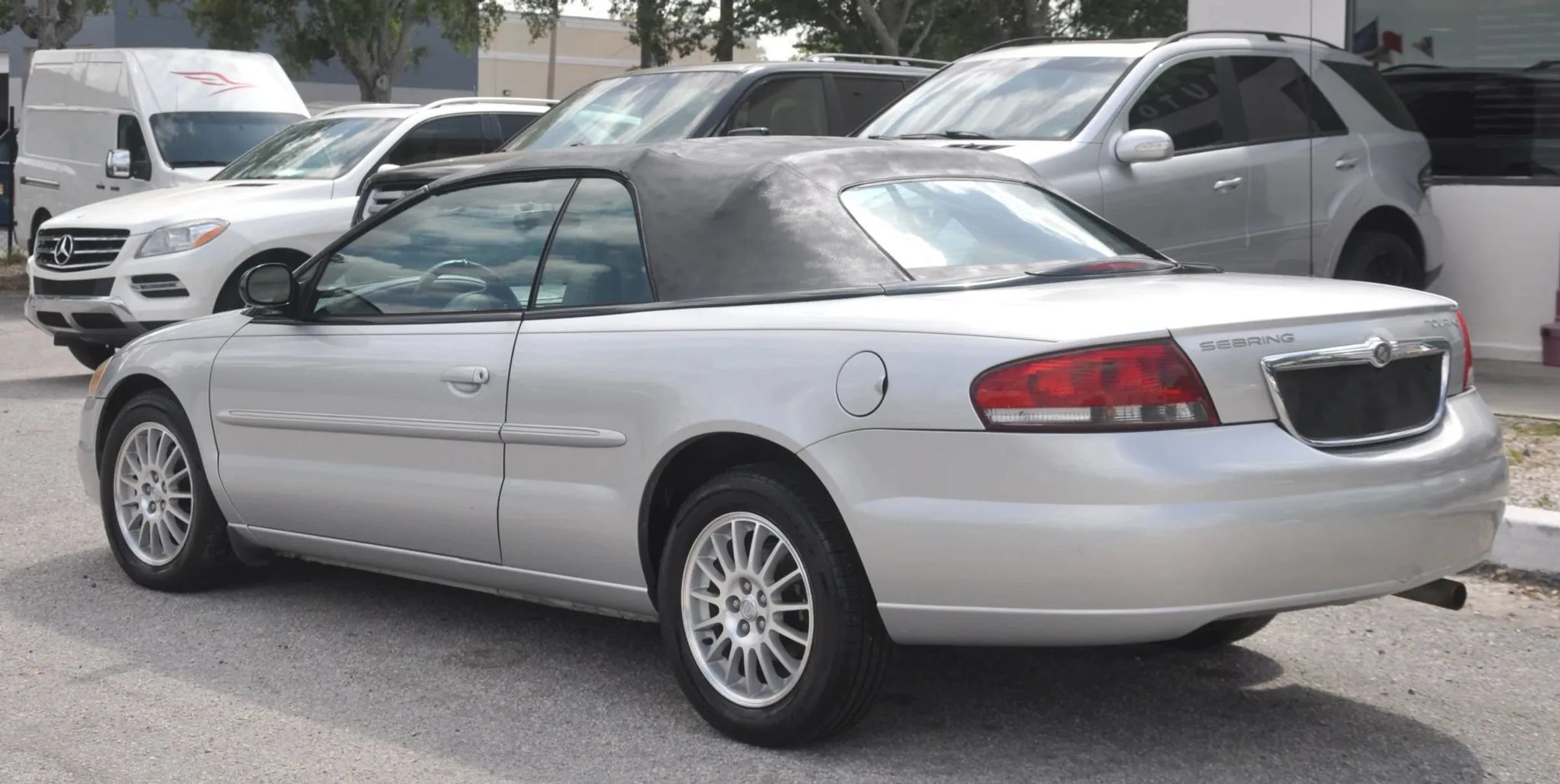 Used 2005 Chrysler Sebring Touring FWD image 5