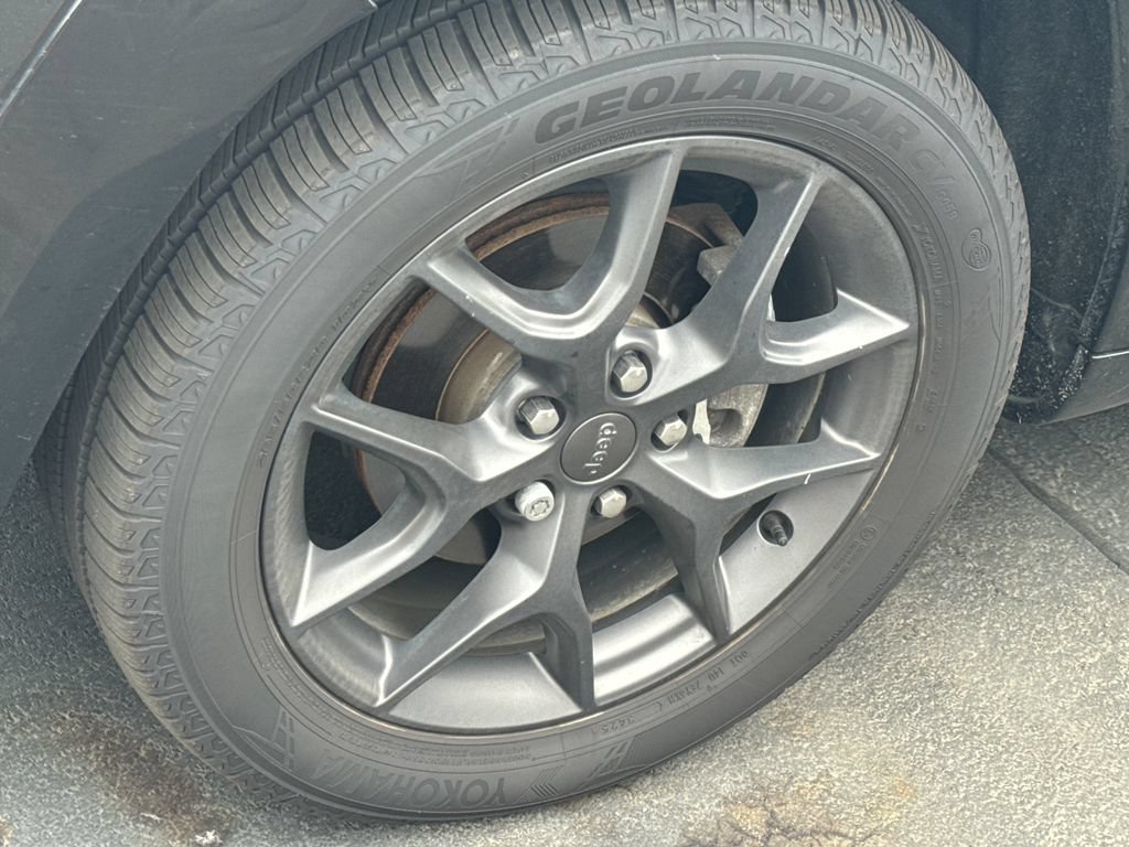 Used 2019 Jeep Grand Cherokee Limited X AWD/4WD image 9