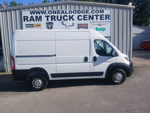 Used 2024 RAM ProMaster 2500 w/ Convenience Group FWD image 2