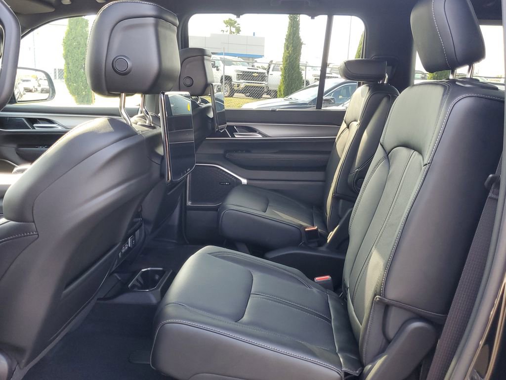 New 2025 Jeep Wagoneer L Series II w/ Convenience Group I image 12