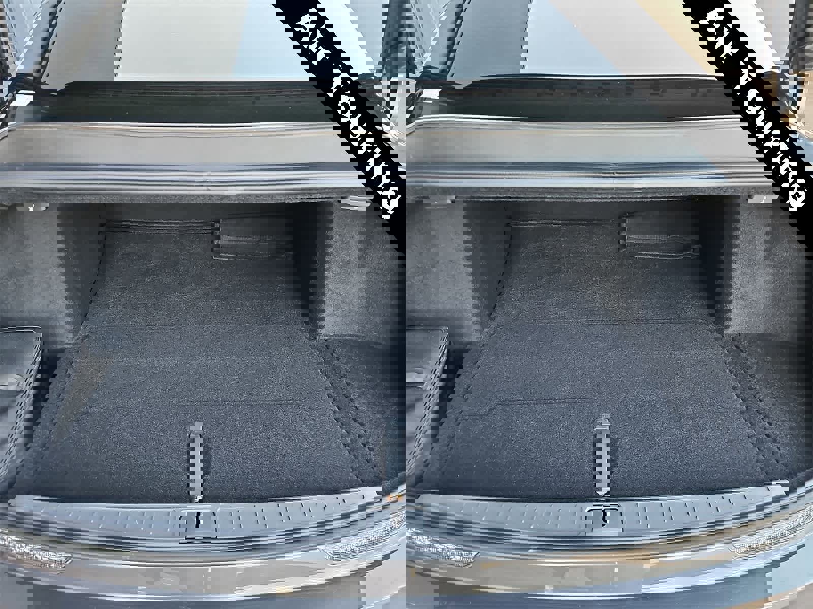 Used 2024 Lucid Air Touring image 23