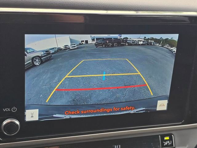 Used 2025 Toyota Camry LE image 28