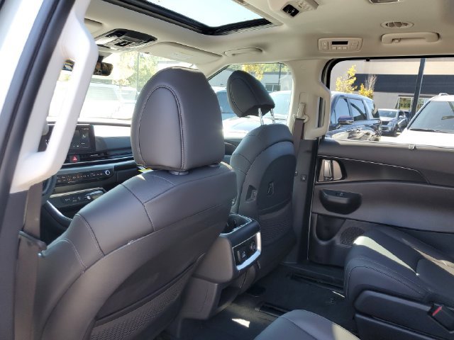 New 2027 Kia Carnival SX FWD image 17