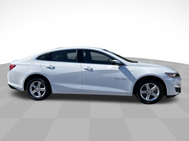 New 2025 Chevrolet Malibu LS image 4