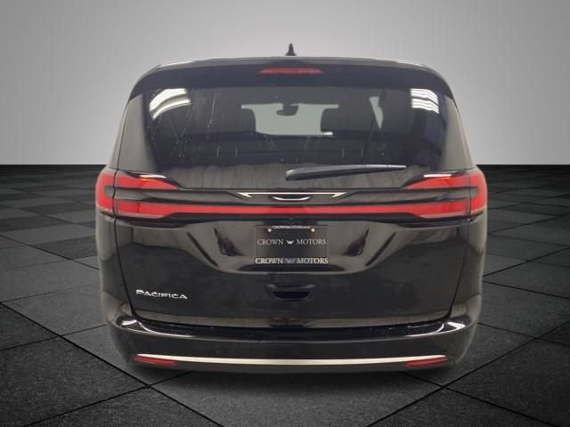 New 2027 Chrysler Pacifica Select FWD image 5