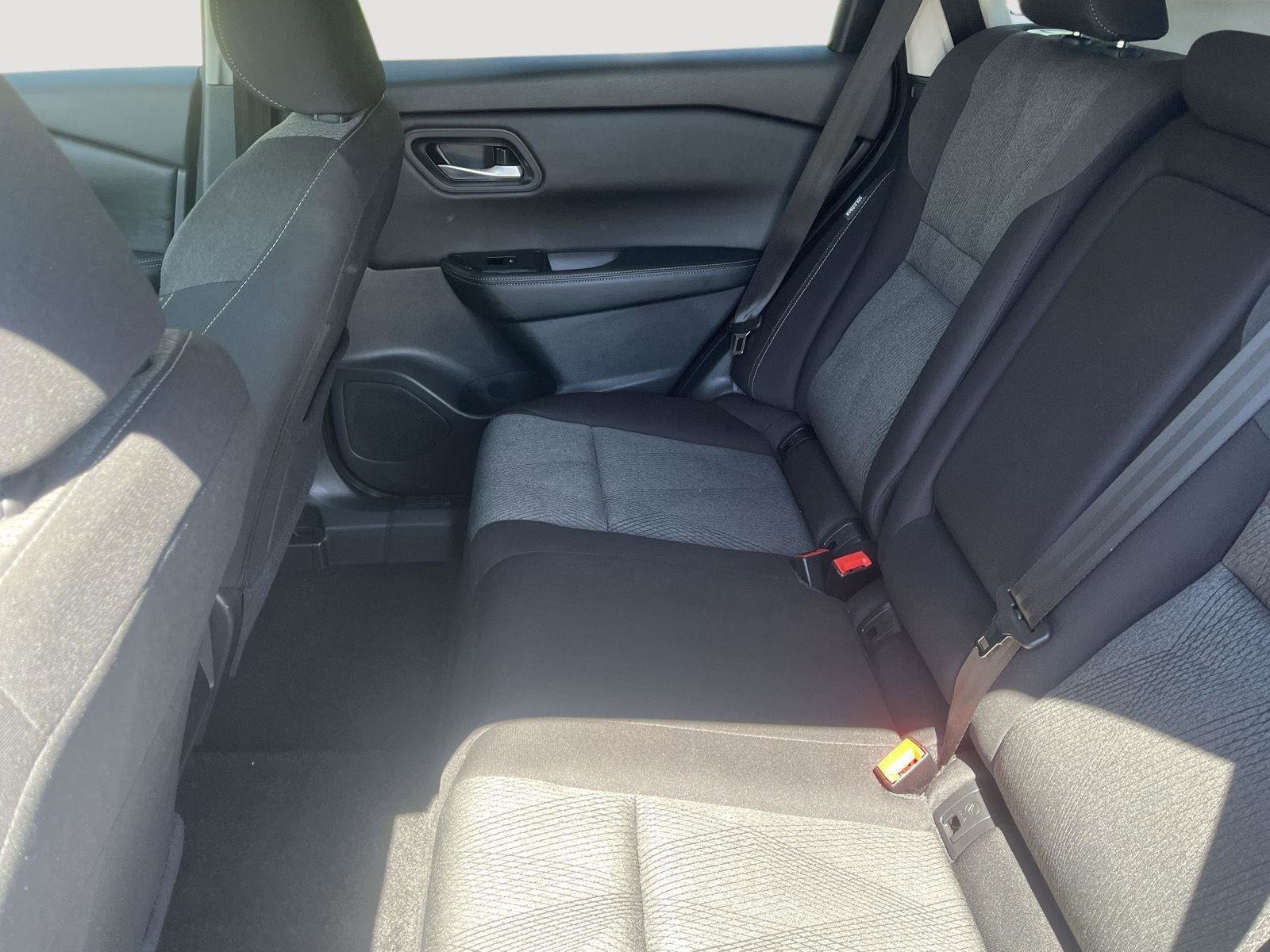 Certified 2025 Nissan Rogue SV AWD/4WD image 12
