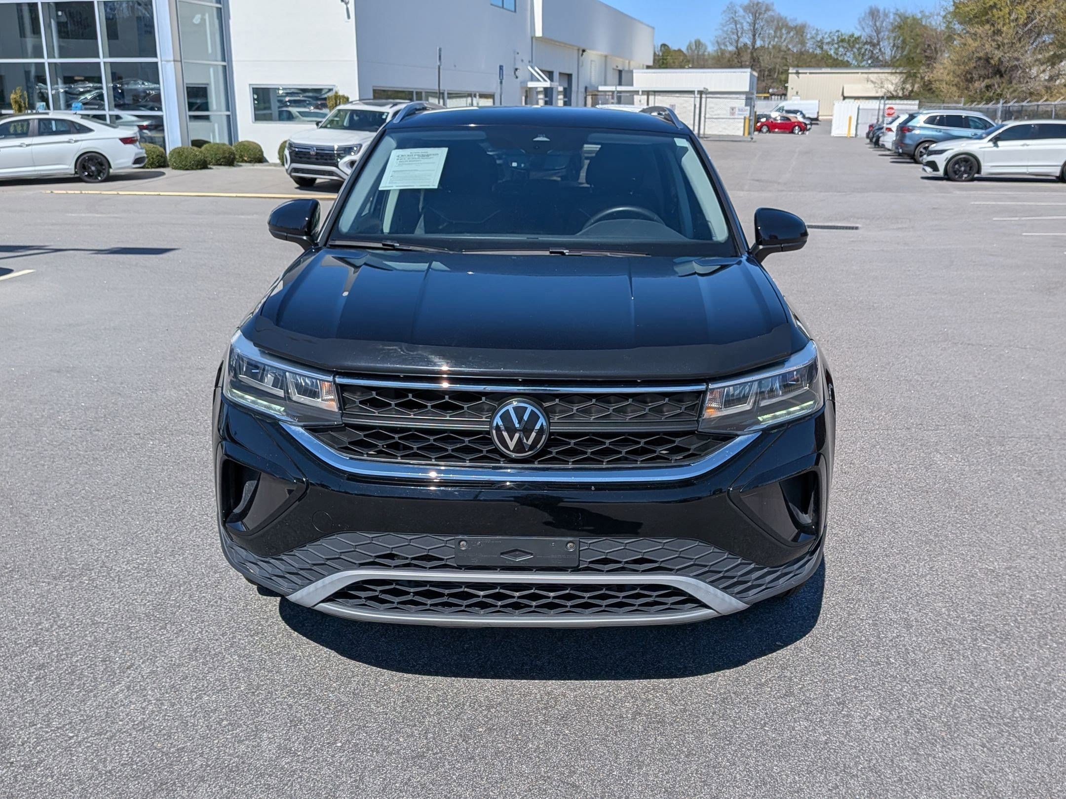 Used 2023 Volkswagen Taos SE FWD image 8