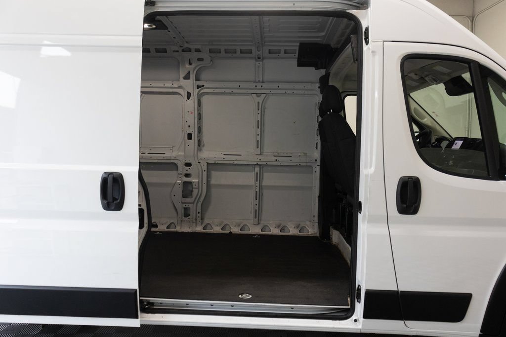 Used 2025 RAM ProMaster 2500 w/ Convenience Group FWD image 17
