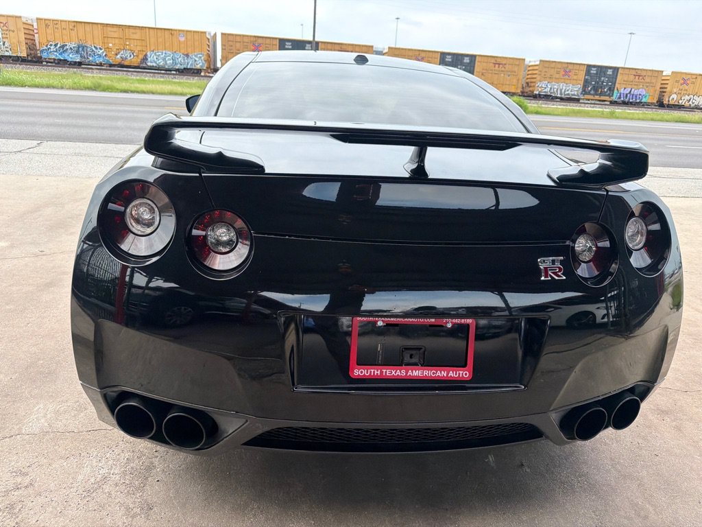 Used 2010 Nissan GT-R Premium AWD/4WD image 34