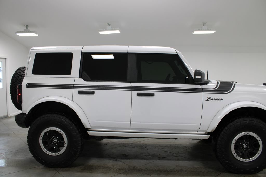 Used 2023 Ford Bronco Badlands image 11