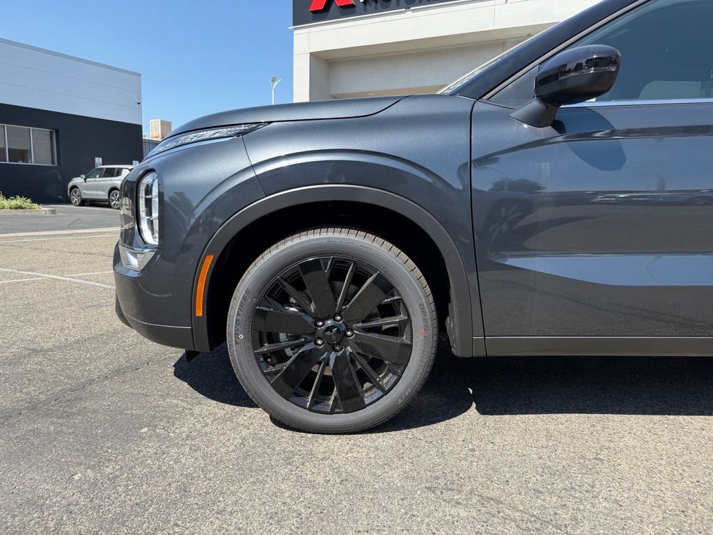 New 2026 Mitsubishi Outlander LE FWD image 5