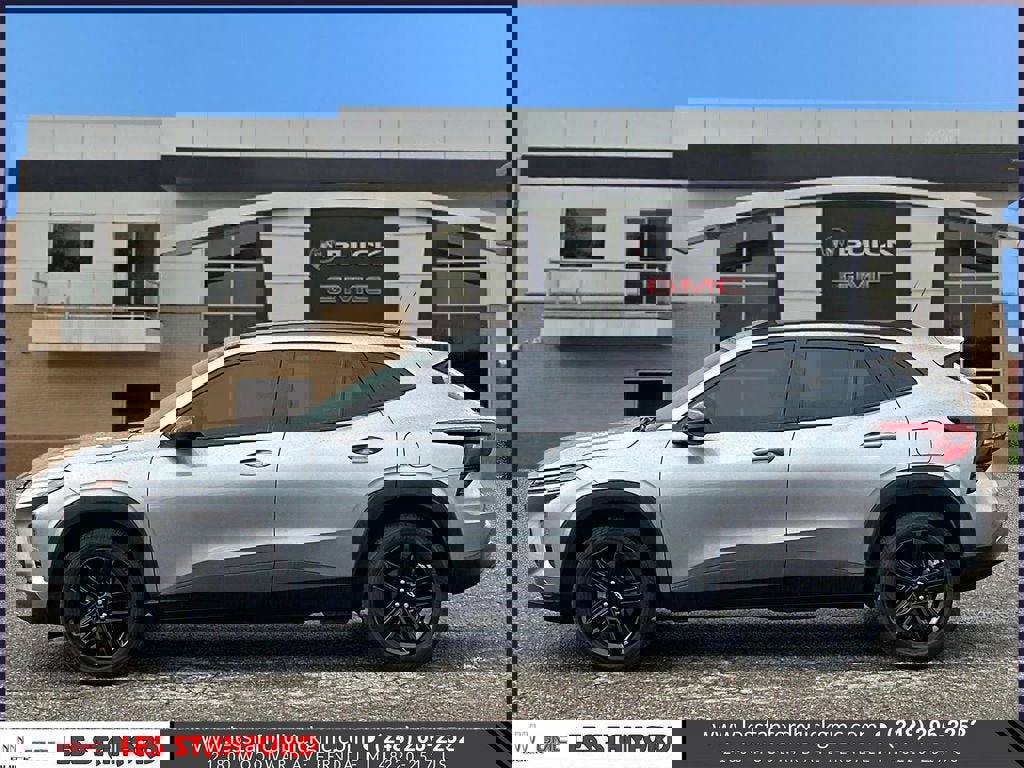 Used 2024 Chevrolet Trax ACTIV w/ Sunroof Package image 2