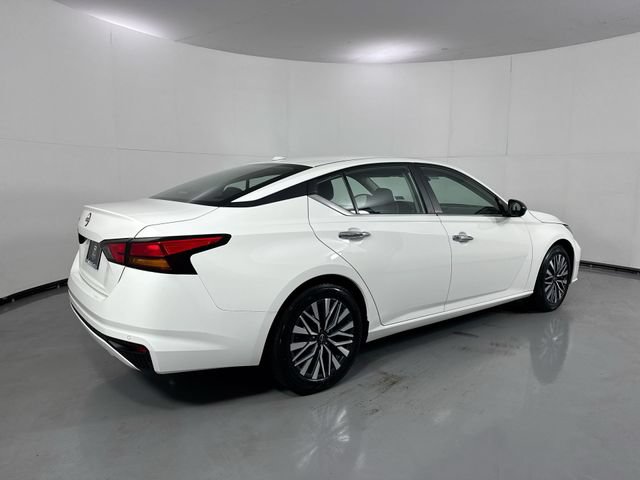 Used 2025 Nissan Altima 2.5 SV FWD image 33