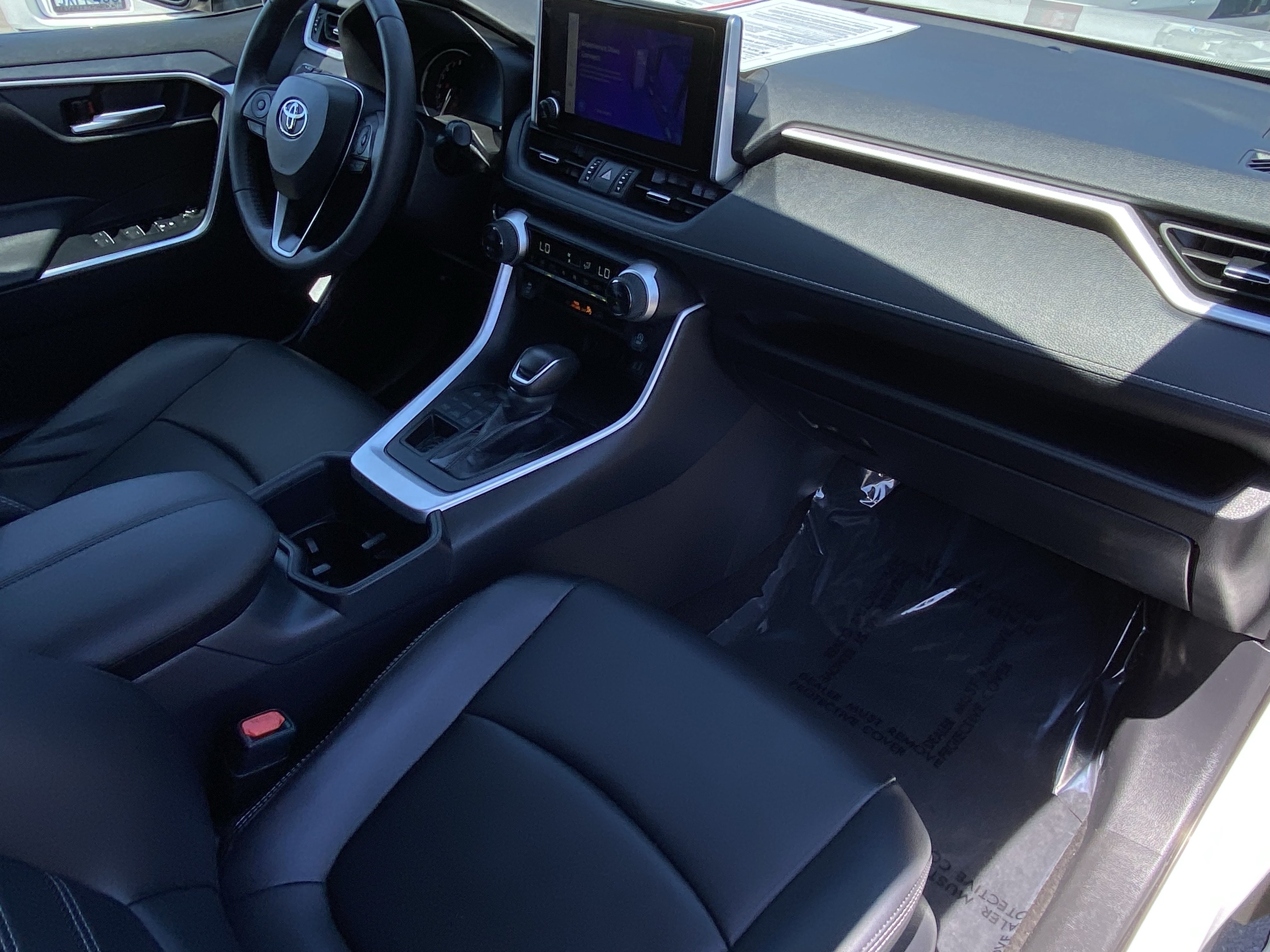 Used 2025 Toyota RAV4 XLE Premium AWD/4WD image 9