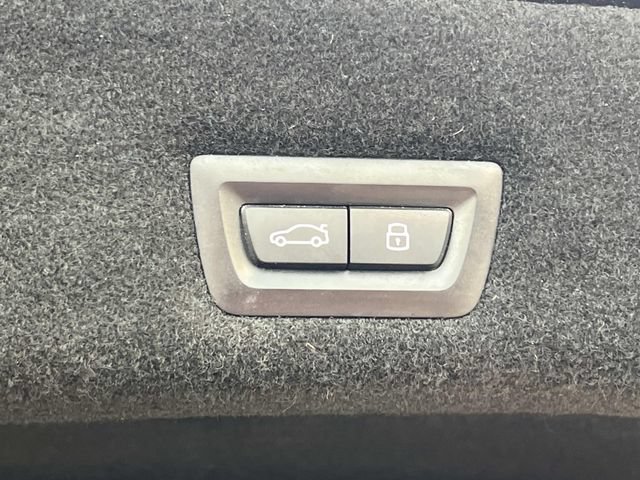 Used 2023 BMW i7 xDrive60 AWD/4WD image 18