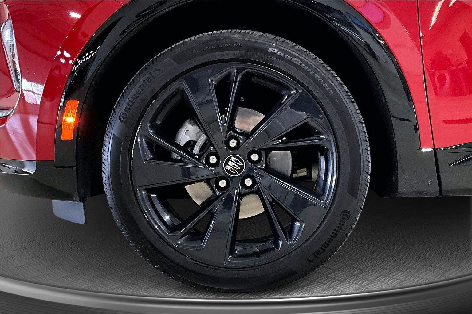 Certified 2025 Buick Envision Sport Touring image 9