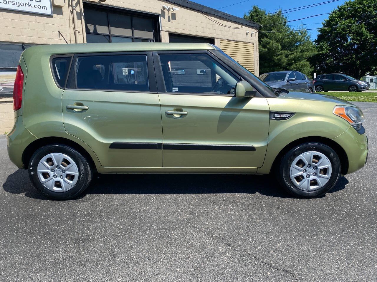 Used 2012 Kia Soul FWD image 2
