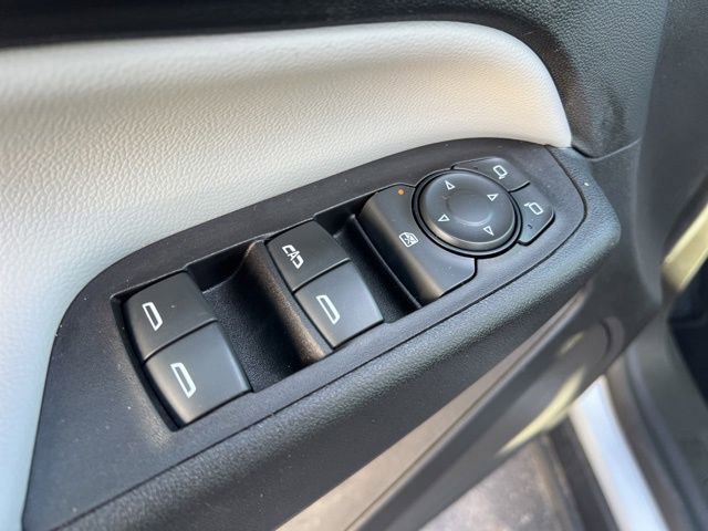 Used 2018 Chevrolet Equinox LS image 27