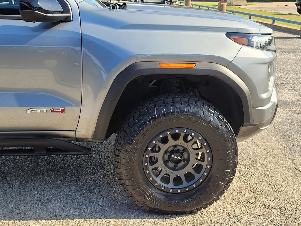 Used 2024 GMC Canyon AT4 w/ Technology Package AWD/4WD image 7