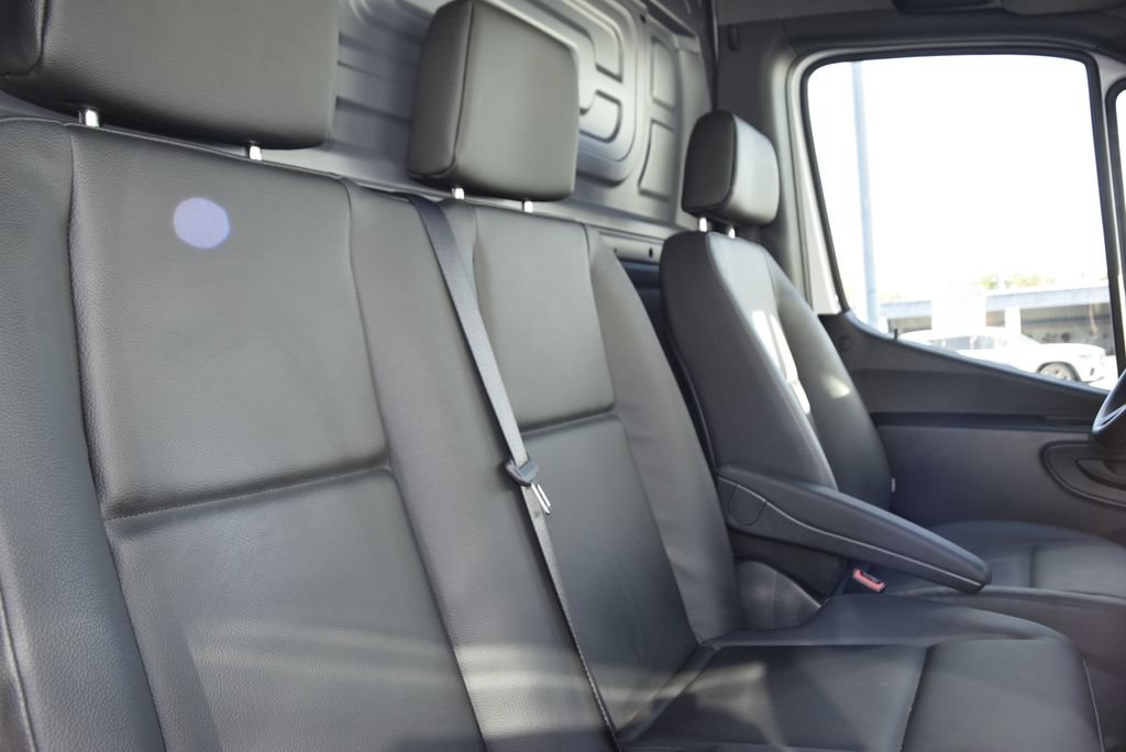 Used 2025 Mercedes-Benz Sprinter 2500 image 15