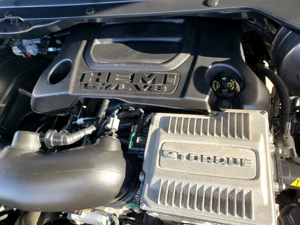 Used 2022 RAM 1500 Limited w/ Body-Colour Bumper Group image 3