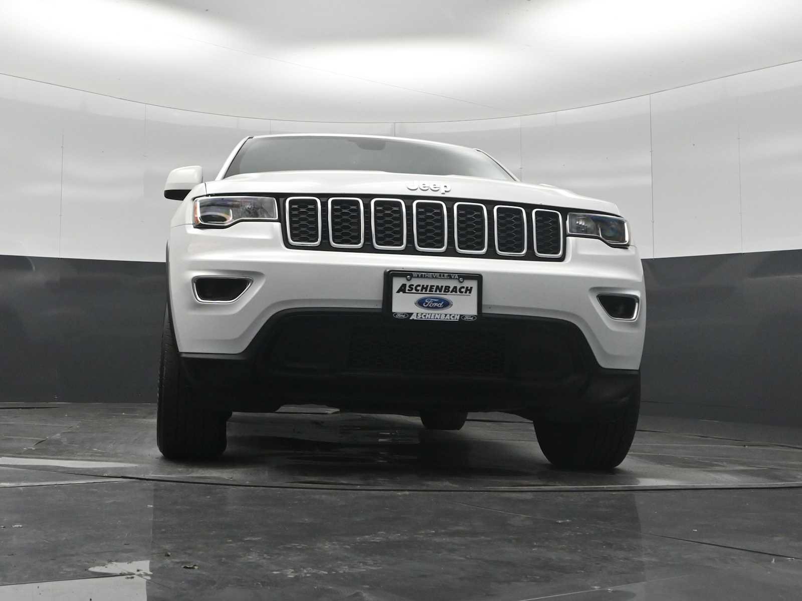 Used 2018 Jeep Grand Cherokee Laredo AWD/4WD image 37