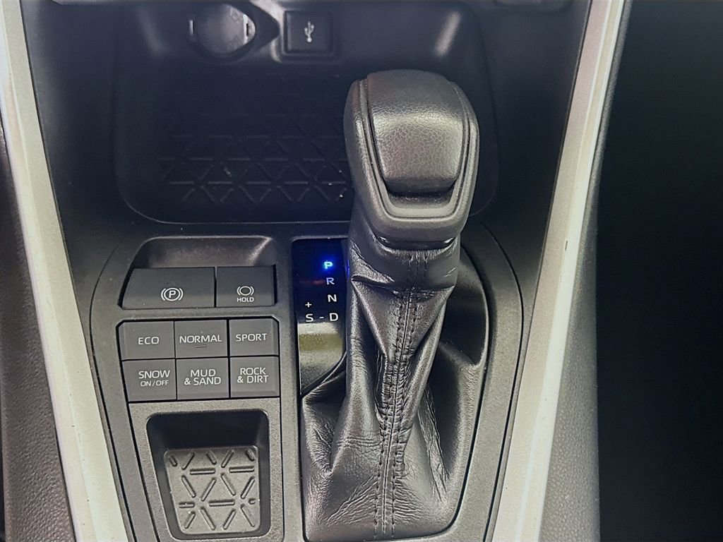 Certified 2020 Toyota RAV4 XLE AWD/4WD image 18
