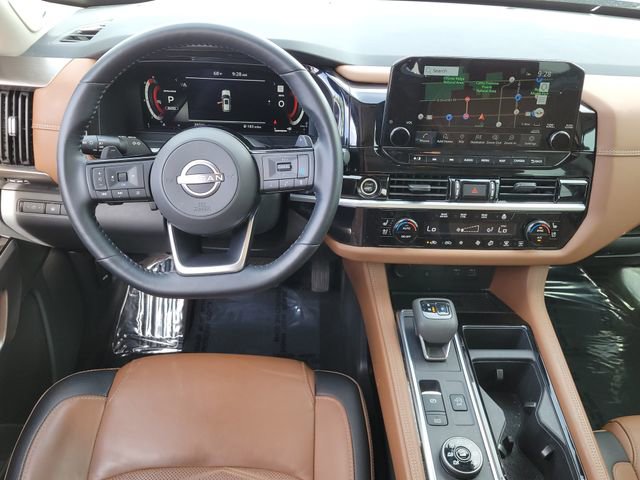 Used 2023 Nissan Pathfinder Platinum AWD/4WD image 10