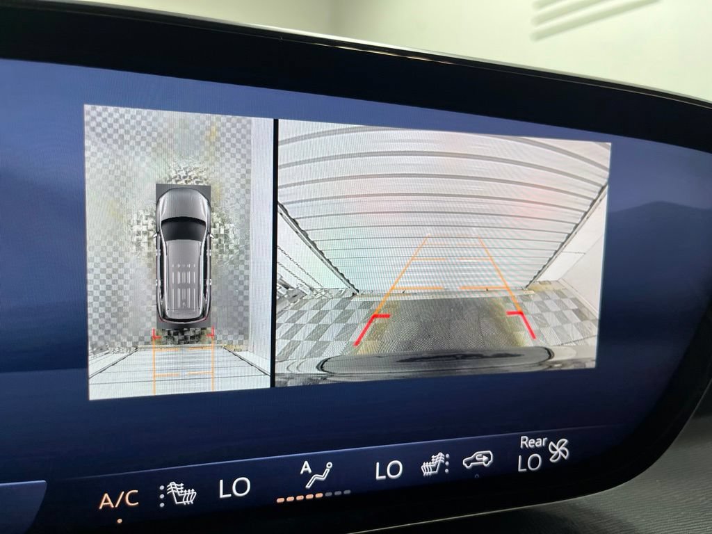 Used 2025 Buick Enclave Preferred FWD image 11
