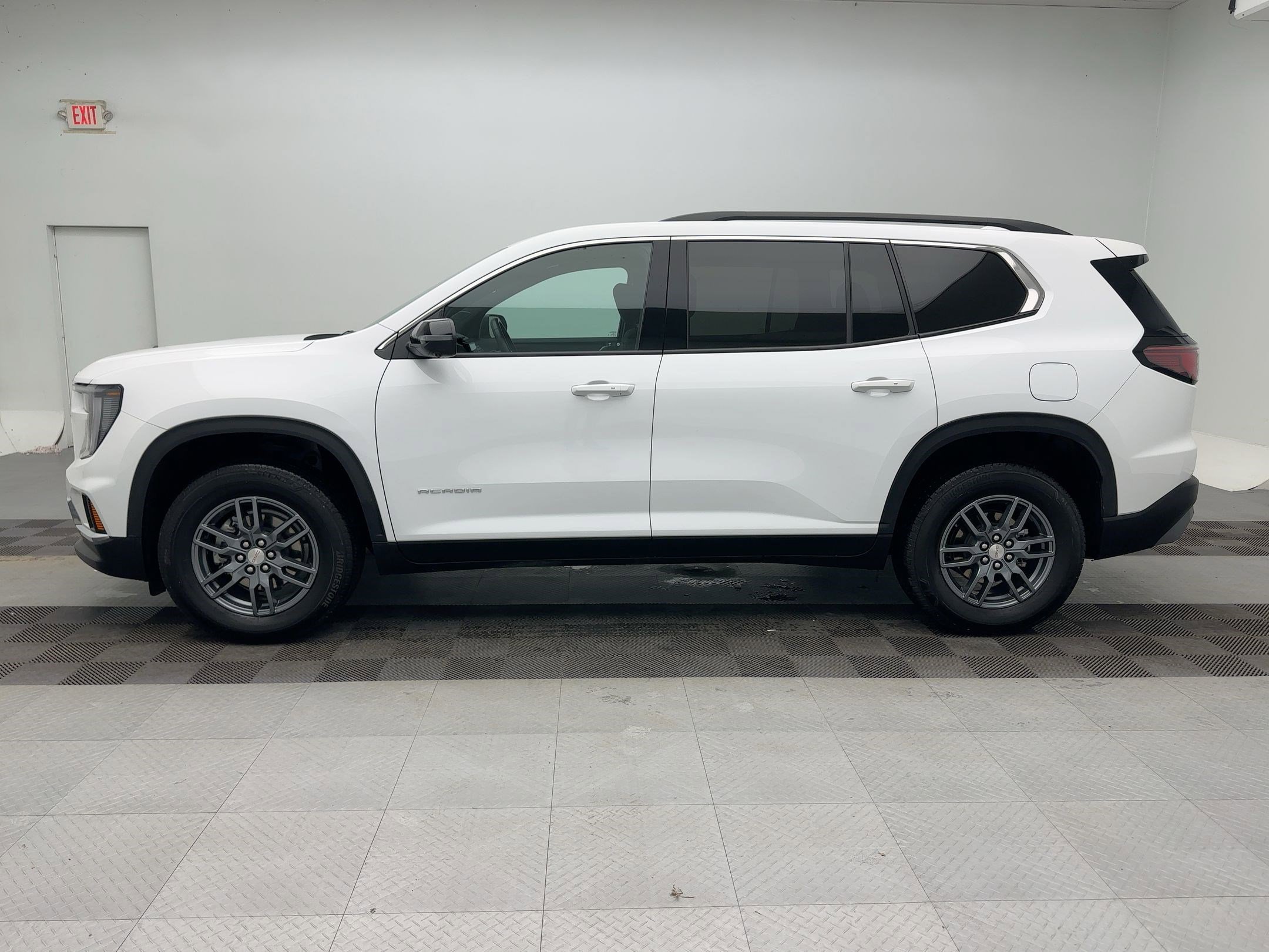 Certified 2025 GMC Acadia Elevation image 2