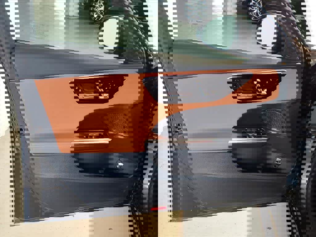 Used 2023 Mercedes-Benz C 300 4MATIC Sedan image 10