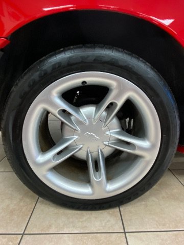 Used 2004 Chevrolet SSR w/ Preferred Equipment Group RWD image 24