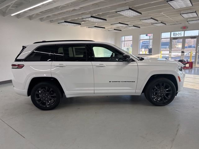 New 2026 Jeep Grand Cherokee Limited Reserve image 9