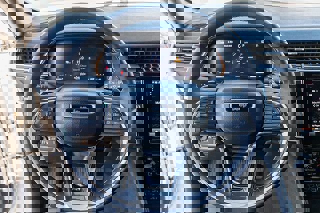 Used 2023 Jeep Grand Cherokee Altitude image 17