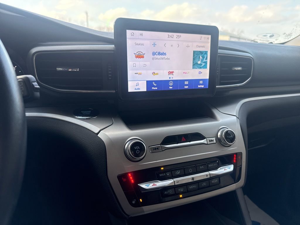 Used 2022 Ford Explorer XLT w/ Equipment Group 202A image 23